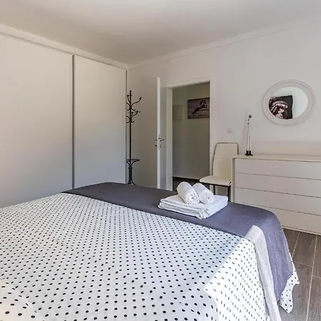 Vakantiehuis Lovely In With Kitchen Rovinj