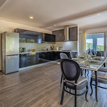Lovely In With Kitchen Vakantiehuis
