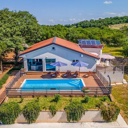 Vakantiehuis Lovely In With Kitchen Rovinj